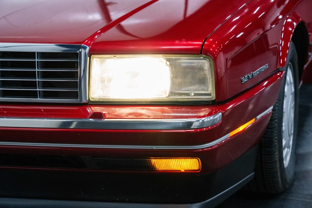 1993 Cadillac Allante - Image 10 of 31