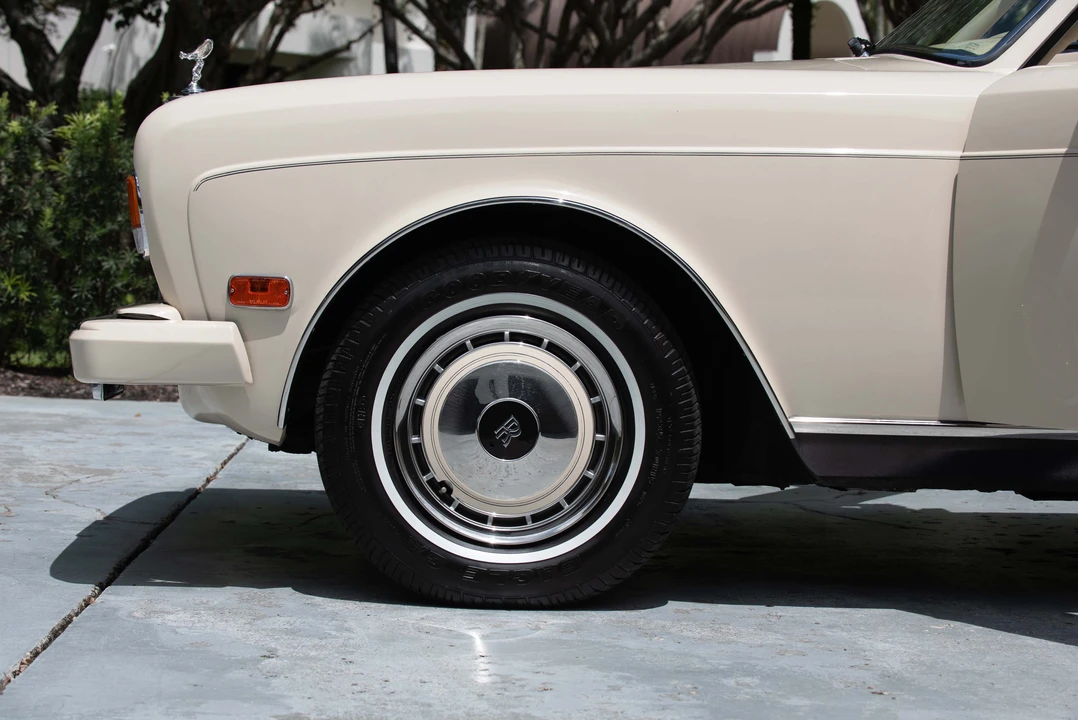 1993 Rolls-Royce Corniche Series IV - Image 13 of 31
