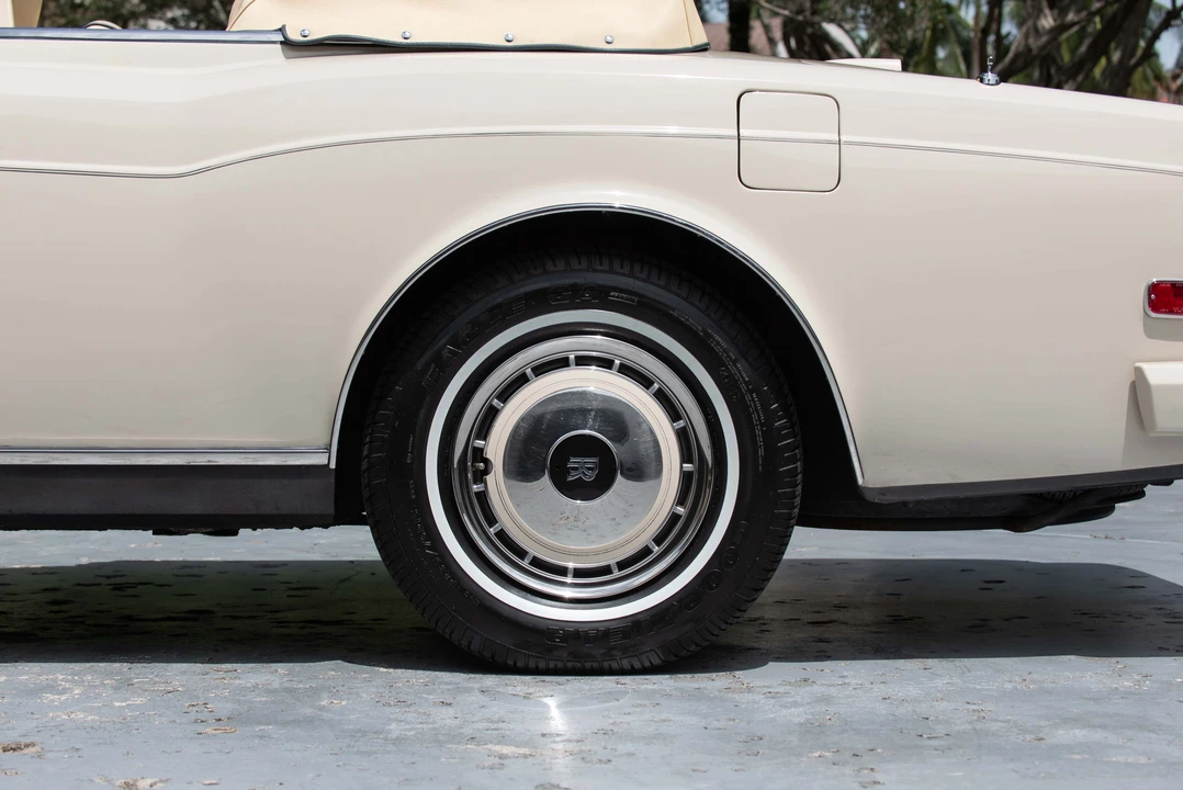 1993 Rolls-Royce Corniche Series IV - Image 14 of 31