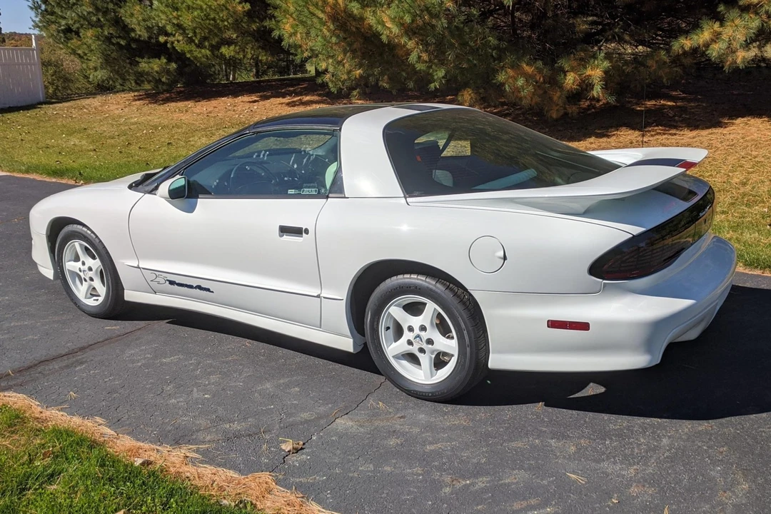 1994 Pontiac Firebird Trans Am 4th Gen - Image 21 of 31