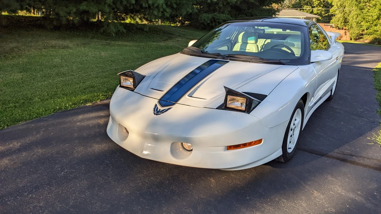 1994 Pontiac Firebird Trans Am 4th Gen - Image 3 of 31