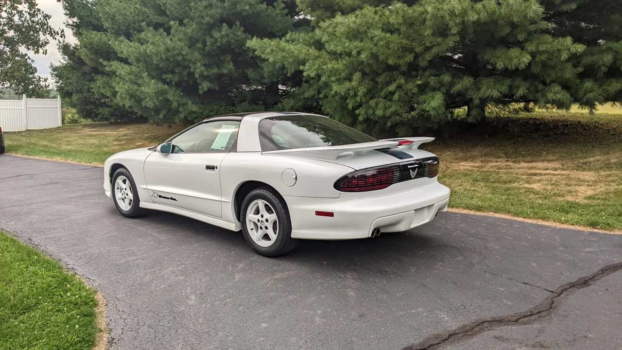 1994 Pontiac Firebird Trans Am 4th Gen - Image 20 of 31