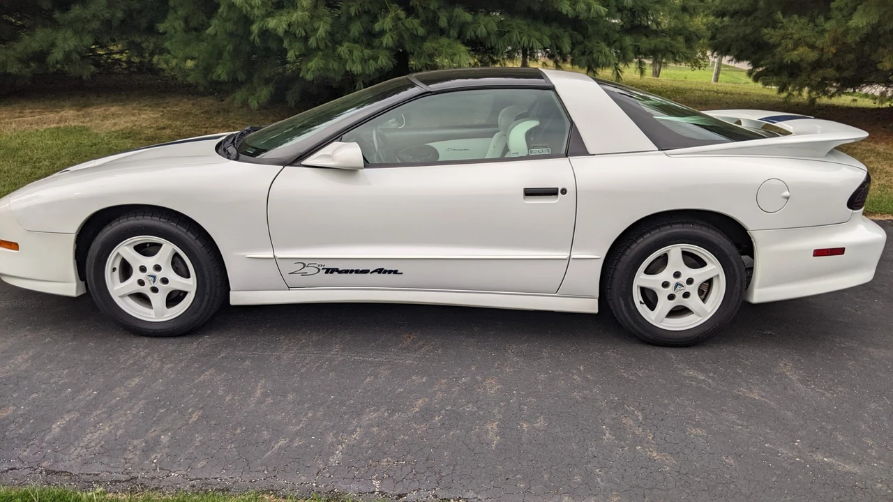 1994 Pontiac Firebird Trans Am 4th Gen - Image 22 of 31