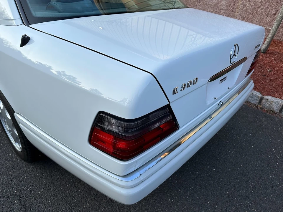 1995 Mercedes-Benz W124 E-Class - Image 31 of 31