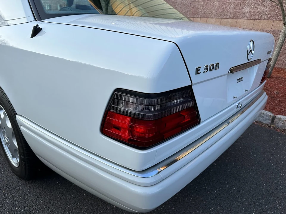 1995 Mercedes-Benz W124 E-Class - Image 30 of 31