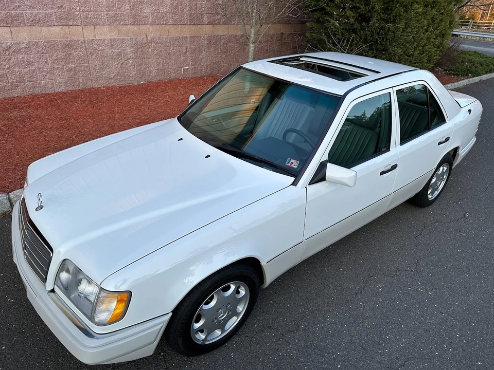 1995 Mercedes-Benz W124 E-Class - Image 15 of 31