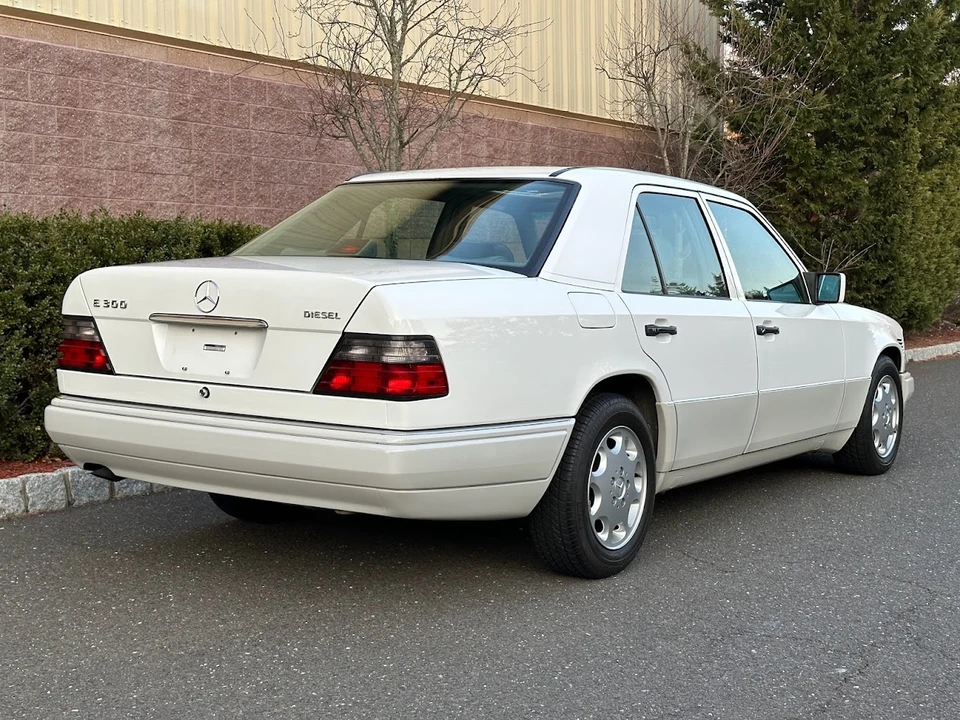 1995 Mercedes-Benz W124 E-Class - Image 7 of 31