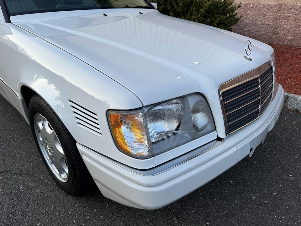 1995 Mercedes-Benz W124 E-Class - Image 17 of 31