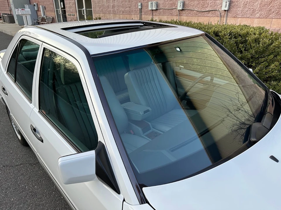 1995 Mercedes-Benz W124 E-Class - Image 19 of 31