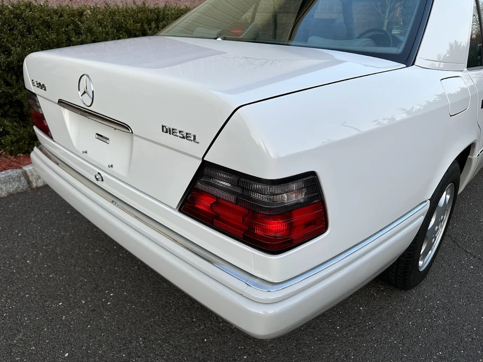 1995 Mercedes-Benz W124 E-Class - Image 27 of 31