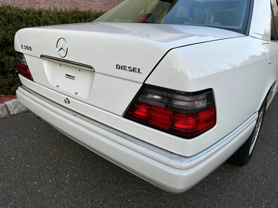 1995 Mercedes-Benz W124 E-Class - Image 28 of 31