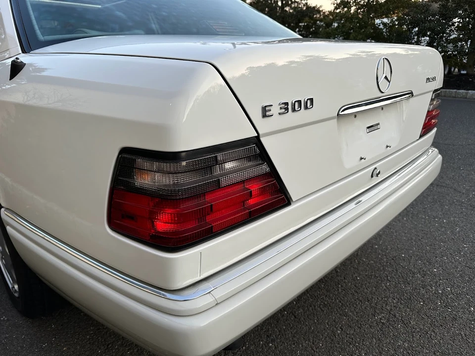 1995 Mercedes-Benz W124 E-Class - Image 29 of 31