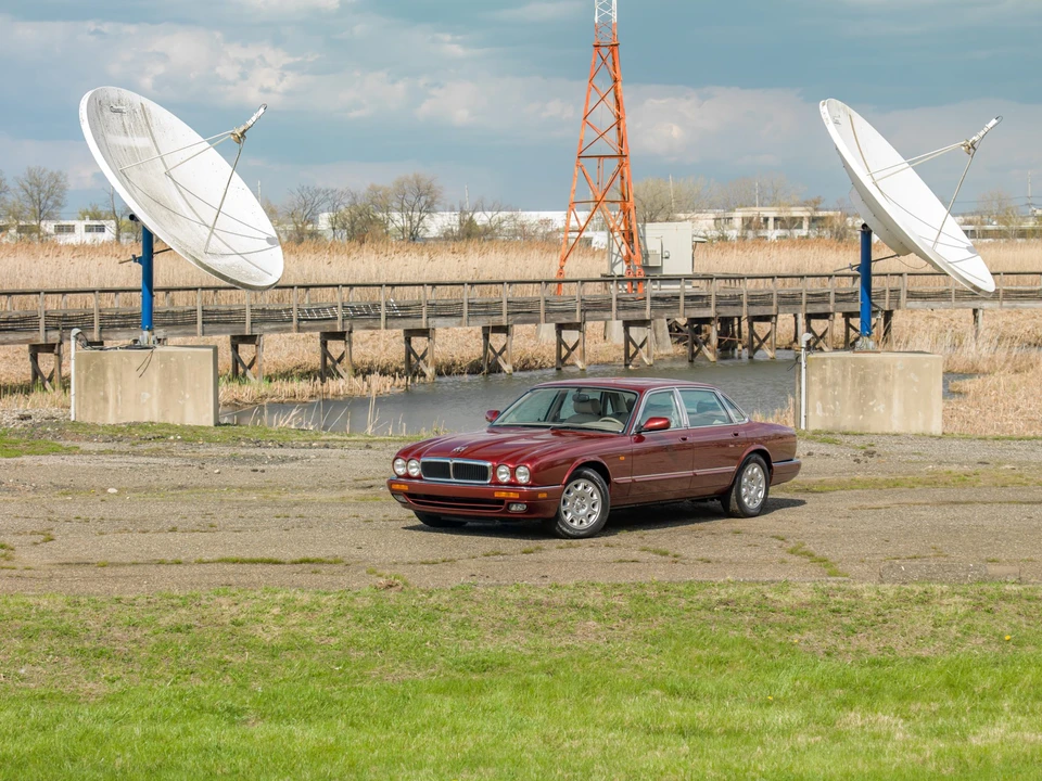 1997 Jaguar X300 XJ - Image 2 of 31