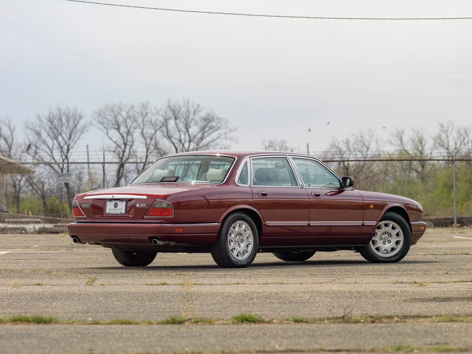 1997 Jaguar X300 XJ - Image 15 of 31