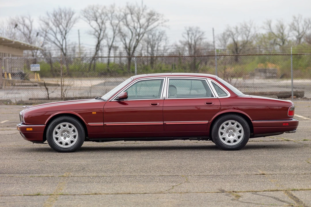 1997 Jaguar X300 XJ - Image 8 of 31