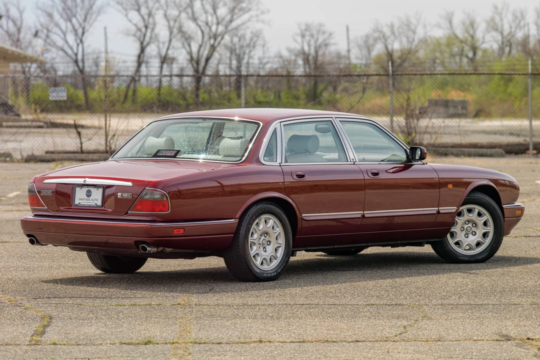 1997 Jaguar X300 XJ - Image 17 of 31