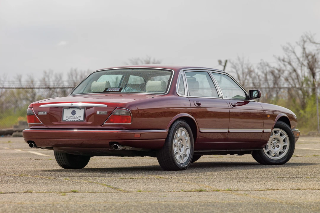 1997 Jaguar X300 XJ - Image 16 of 31