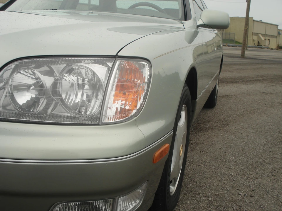 1998 Lexus LS 2nd Gen - Image 28 of 31
