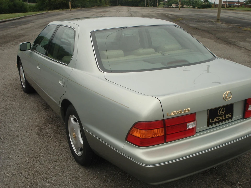 1998 Lexus LS 2nd Gen - Image 30 of 31