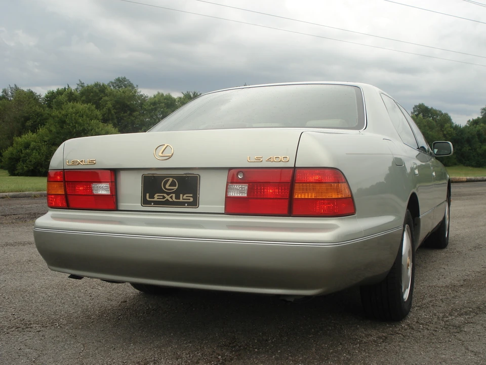 1998 Lexus LS 2nd Gen - Image 16 of 31