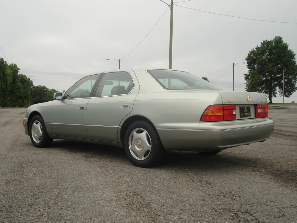 1998 Lexus LS 2nd Gen - Image 13 of 31