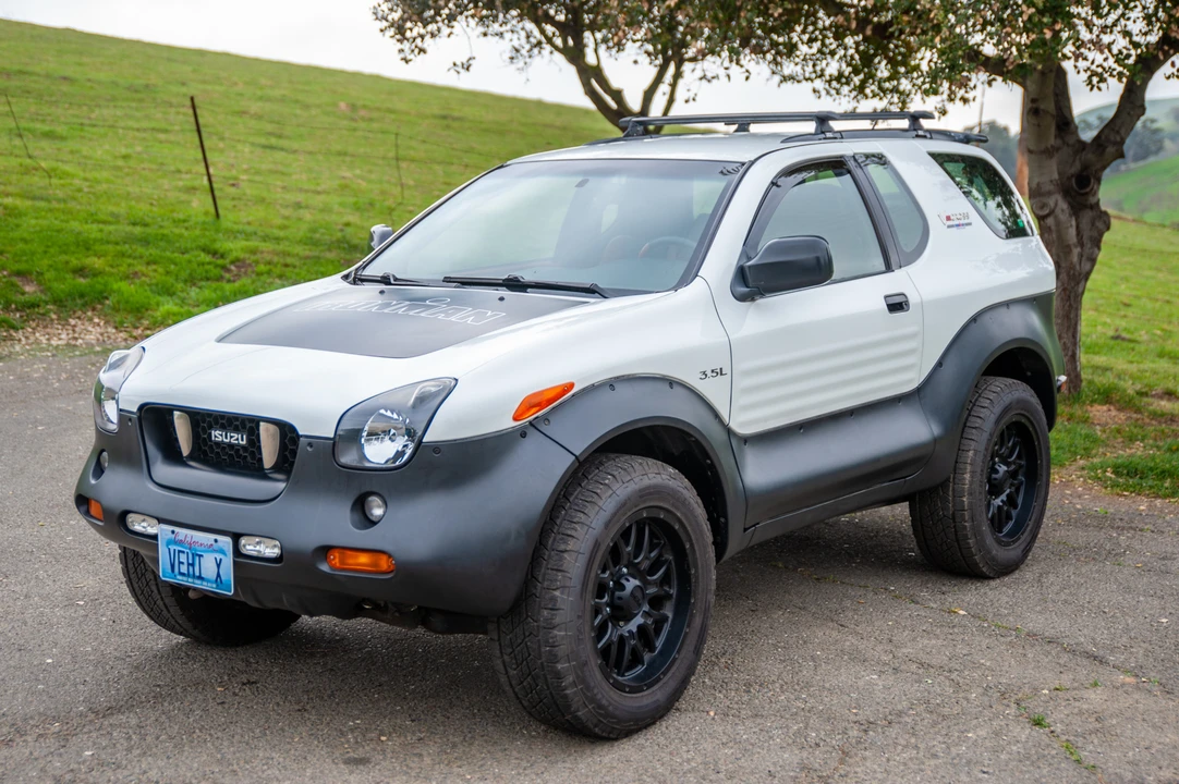 2000 Isuzu VehiCROSS - Image 2 of 31