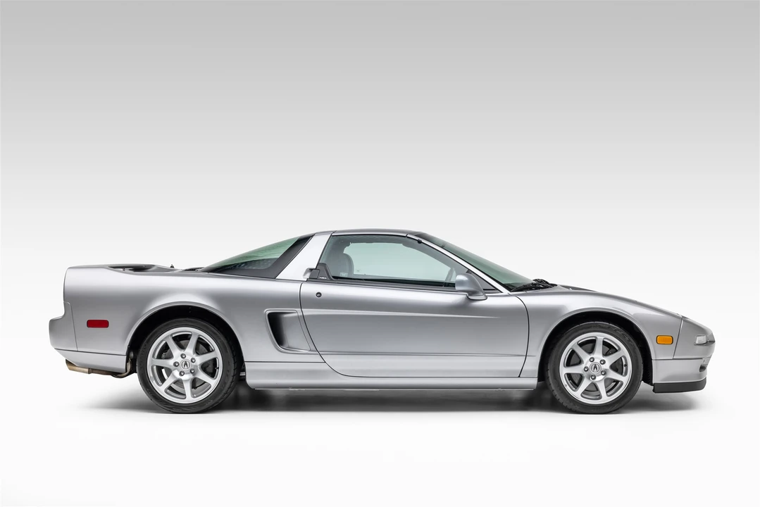 2001 Acura NA2 NSX - Image 16 of 31
