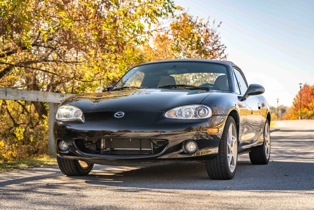 2001 Mazda NB MX-5 Miata - Image 2 of 31