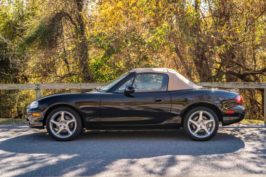 2001 Mazda NB MX-5 Miata - Image 9 of 31