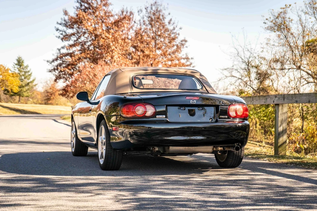 2001 Mazda NB MX-5 Miata - Image 14 of 31