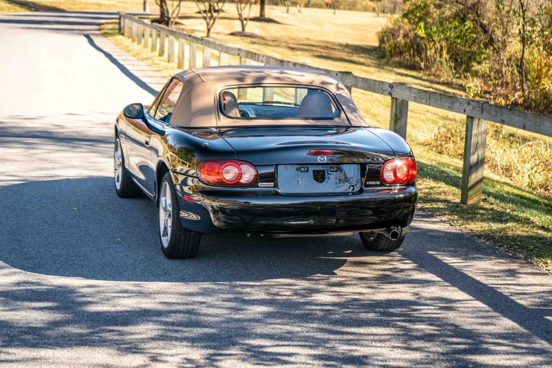 2001 Mazda NB MX-5 Miata - Image 16 of 31