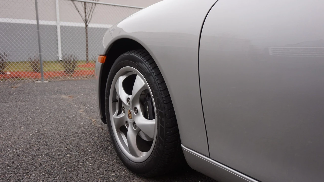 2001 Porsche 986 Boxster - Image 23 of 31