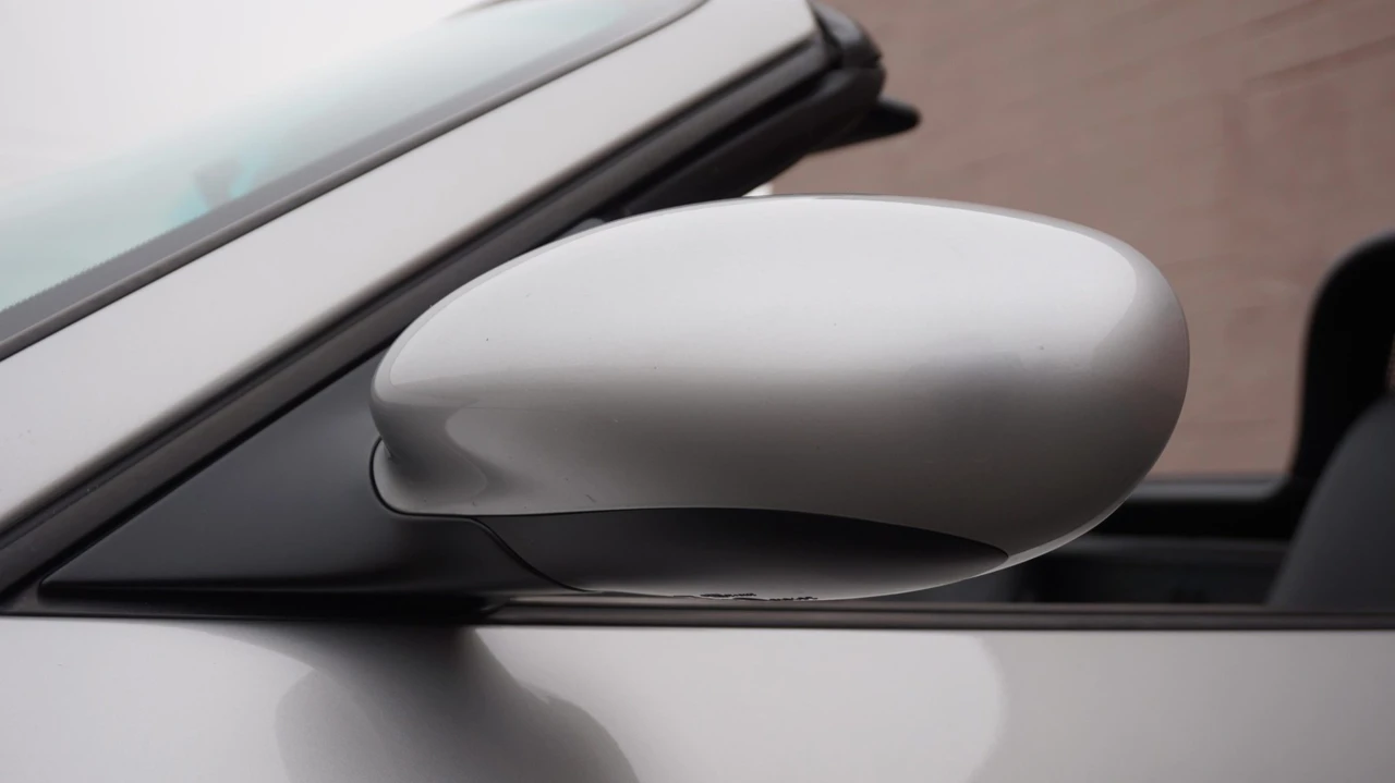 2001 Porsche 986 Boxster - Image 24 of 31