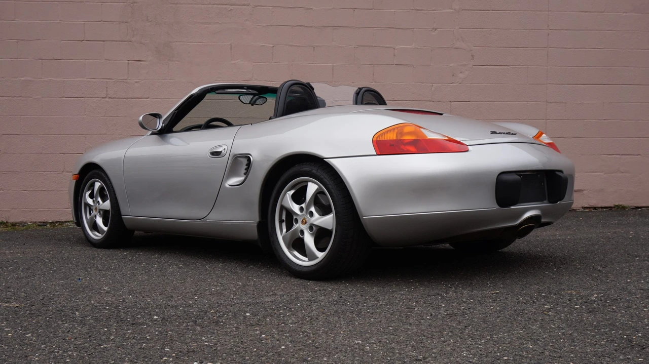 2001 Porsche 986 Boxster - Image 6 of 31