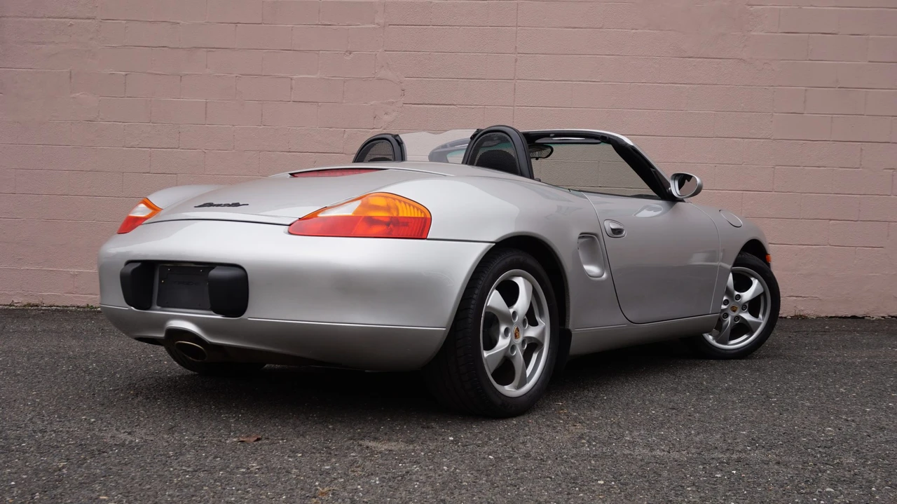 2001 Porsche 986 Boxster - Image 9 of 31