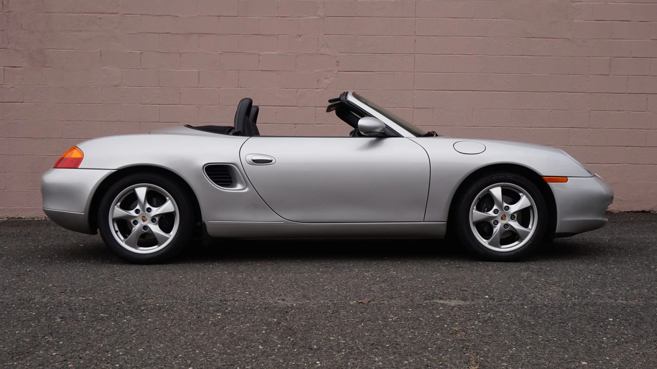 2001 Porsche 986 Boxster - Image 11 of 31