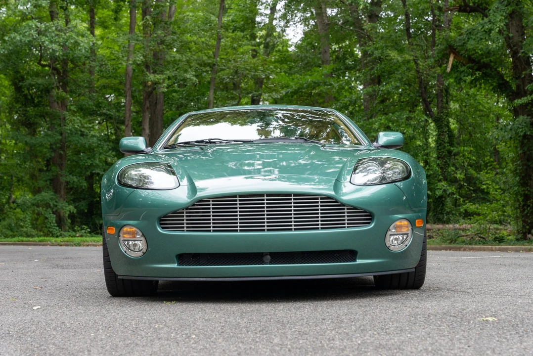 2002 Aston Martin Vanquish 1st Gen - Image 8 of 31