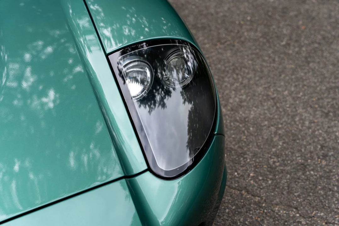 2002 Aston Martin Vanquish 1st Gen - Image 27 of 31