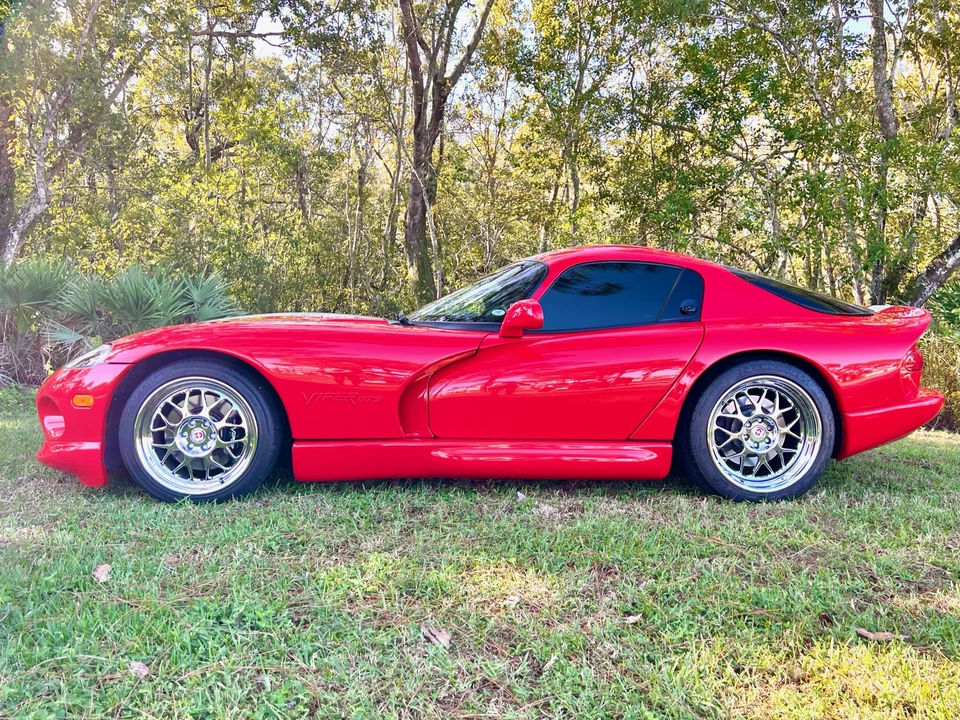 2002 Dodge Viper GTS 2nd Gen - Image 26 of 31
