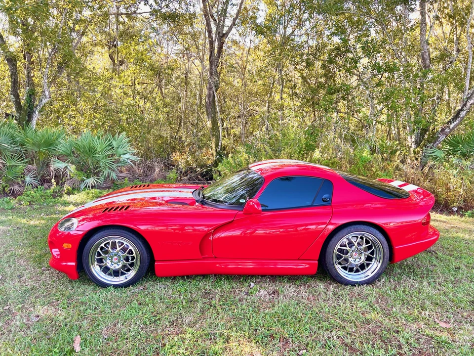 2002 Dodge Viper GTS 2nd Gen - Image 27 of 31