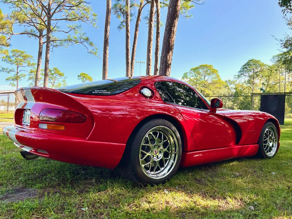 2002 Dodge Viper GTS 2nd Gen - Image 17 of 31