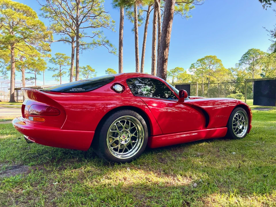 2002 Dodge Viper GTS 2nd Gen - Image 16 of 31