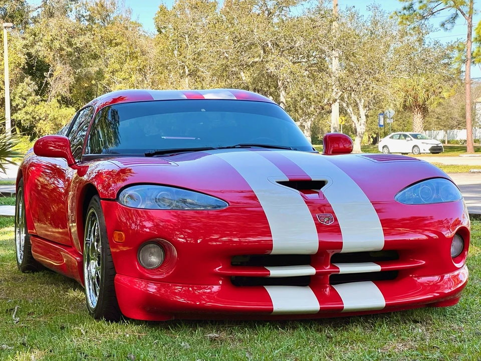 2002 Dodge Viper GTS 2nd Gen - Image 11 of 31