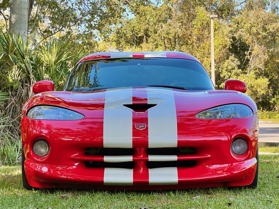 2002 Dodge Viper GTS 2nd Gen - Image 9 of 31