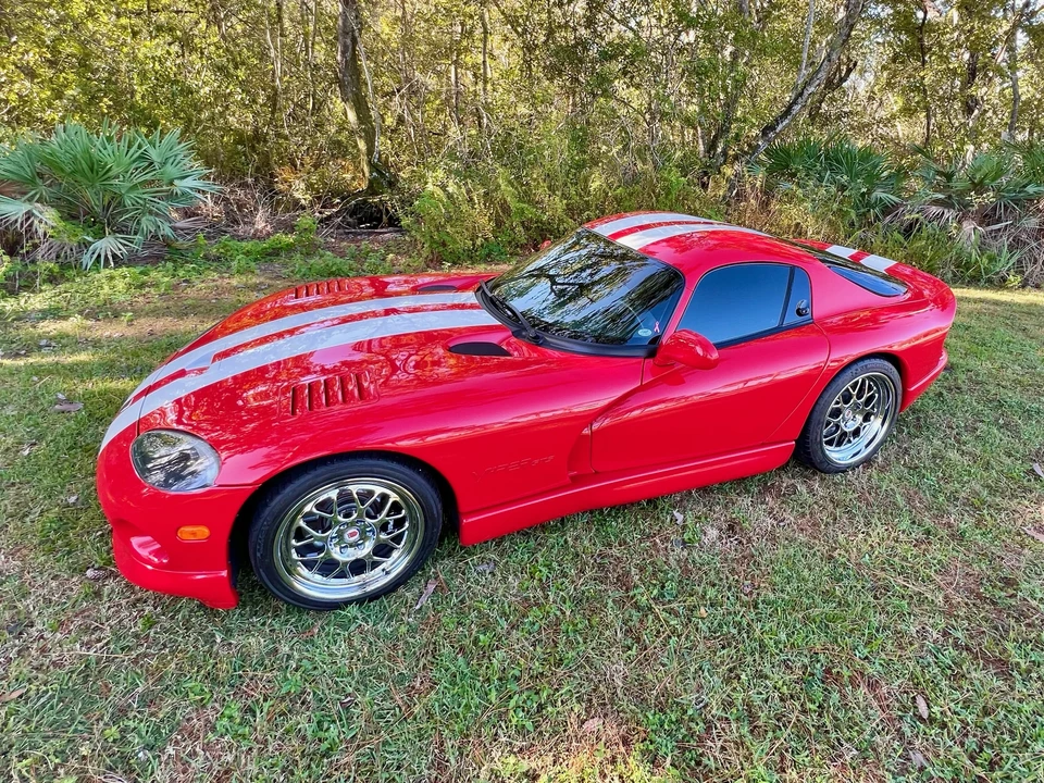 2002 Dodge Viper GTS 2nd Gen - Image 2 of 31