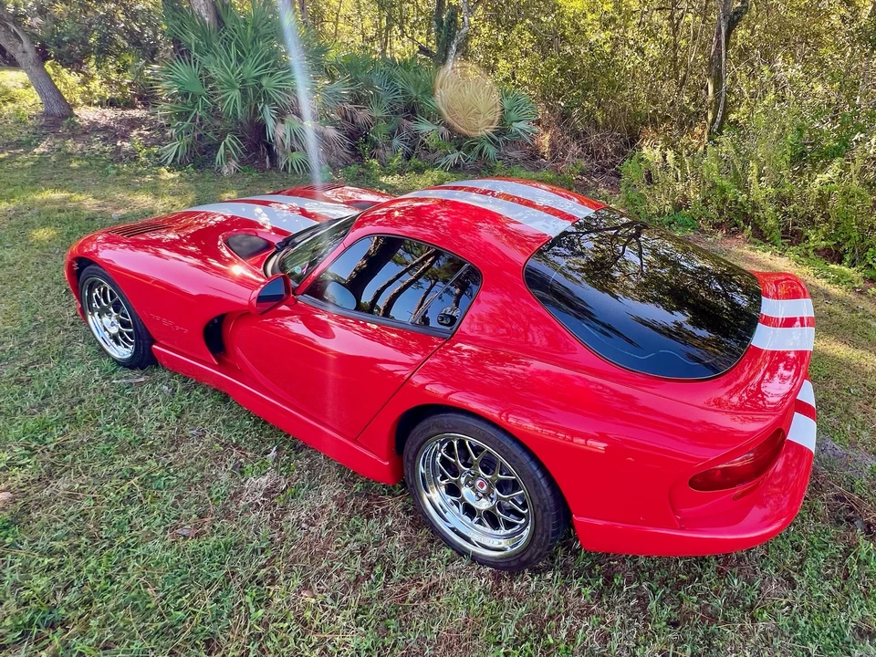 2002 Dodge Viper GTS 2nd Gen - Image 23 of 31
