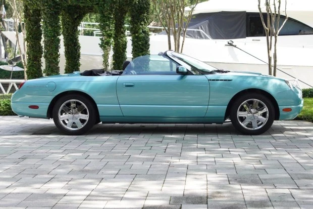 2002 Ford Thunderbird 10th Gen - Image 3 of 7