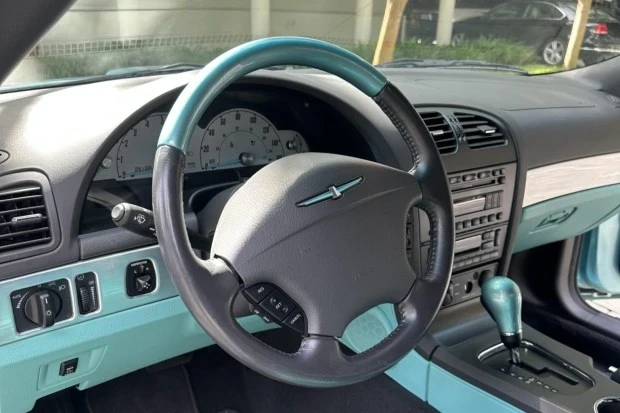 2002 Ford Thunderbird 10th Gen - Image 5 of 7