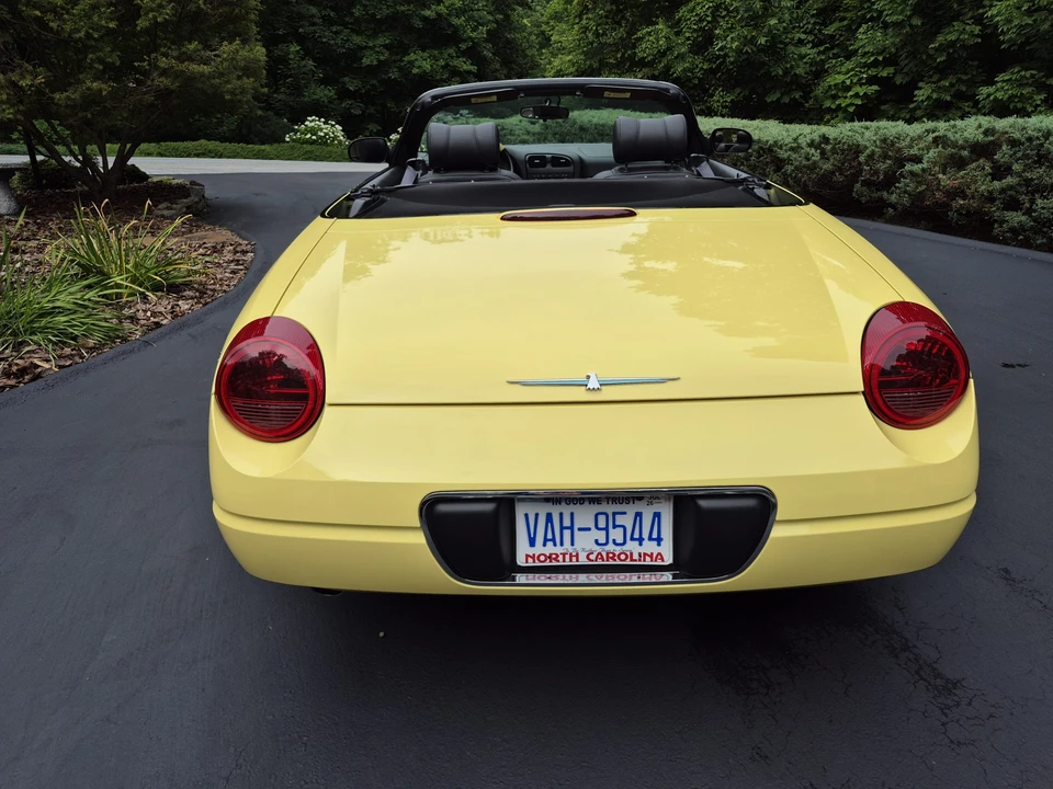 2002 Ford Thunderbird 11th Gen - Image 13 of 31