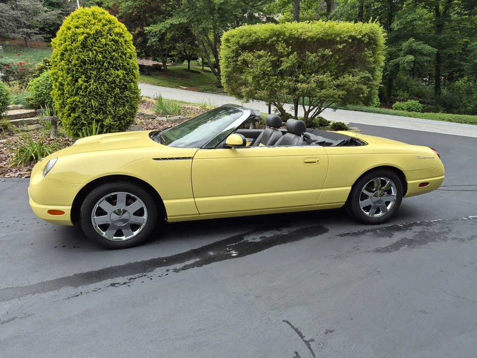2002 Ford Thunderbird 11th Gen - Image 17 of 31